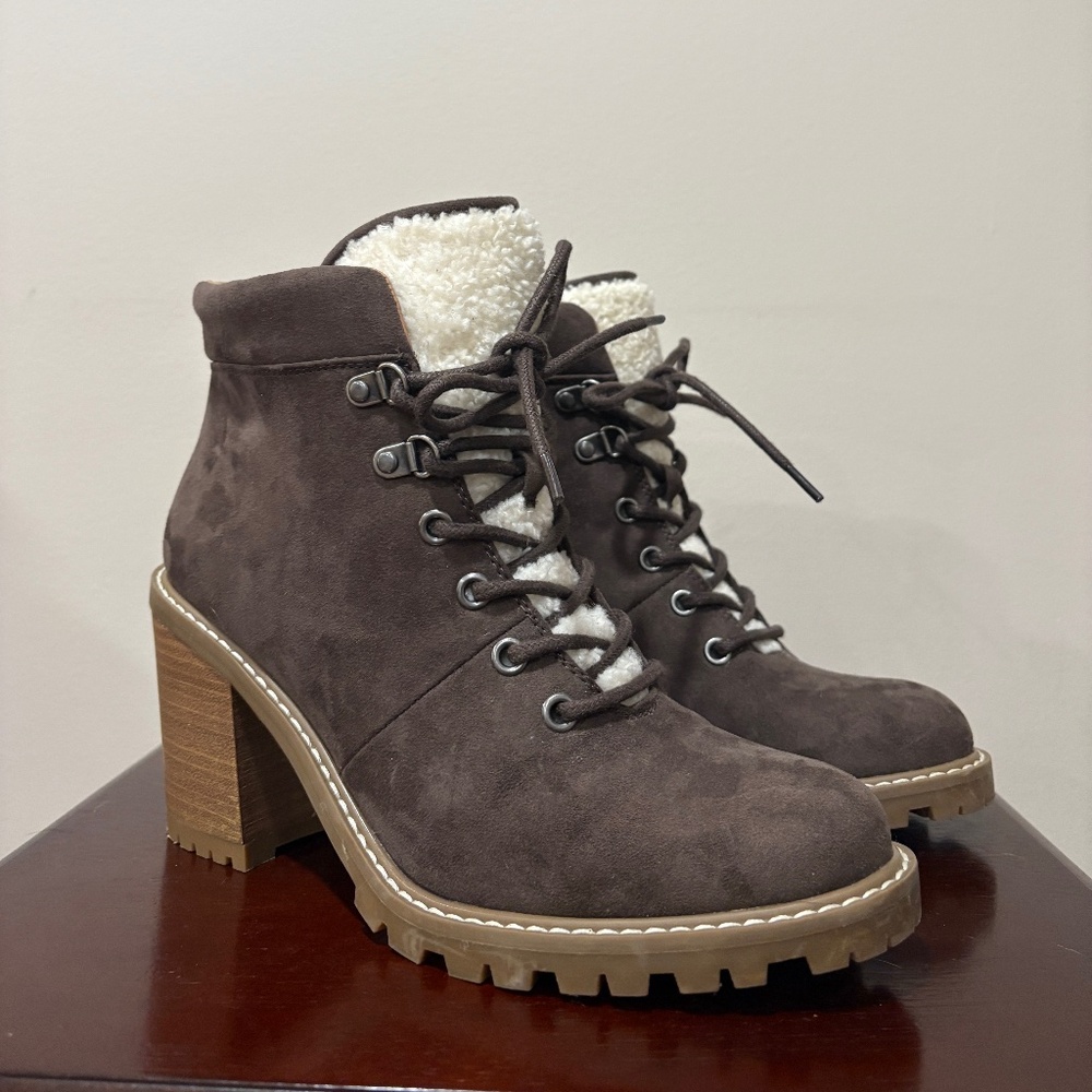 Brown Lace Up Boots with Furry Collar